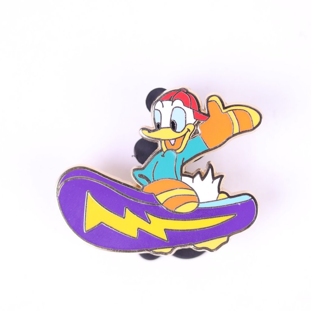 Disneyland Paris Donald Duck Snowboarding Pin